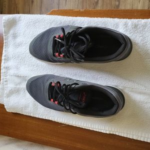 ASICS training shoes, men's US size 9, like-new REDUCED!!